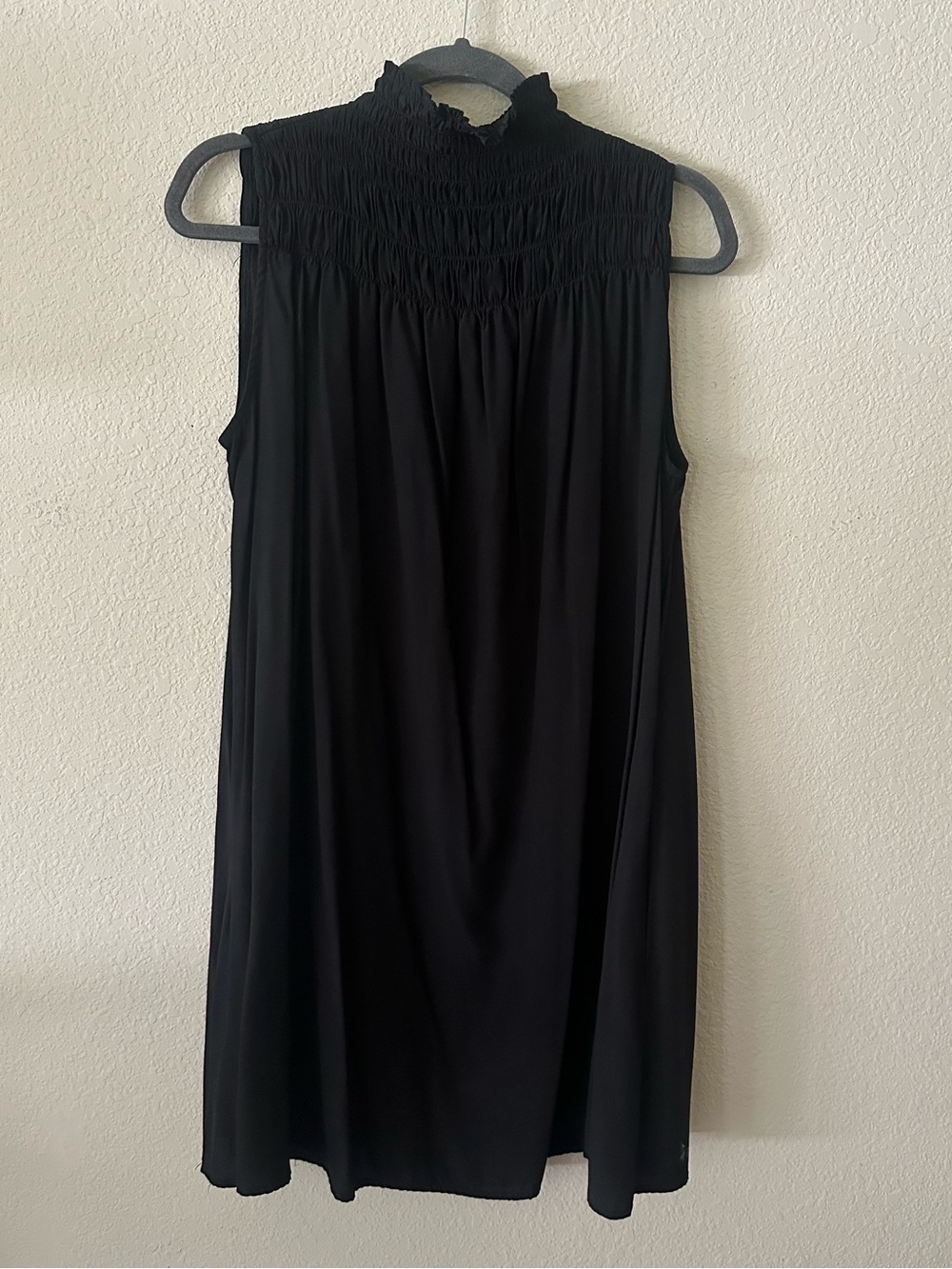 Grade&Gather Women's Black Sleeveless Smocked-Neck Mini Dress size medium